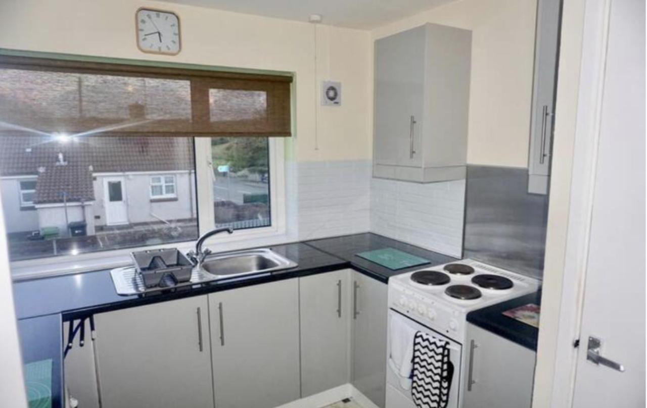 Cae Glas Apartments Holyhead Buitenkant foto