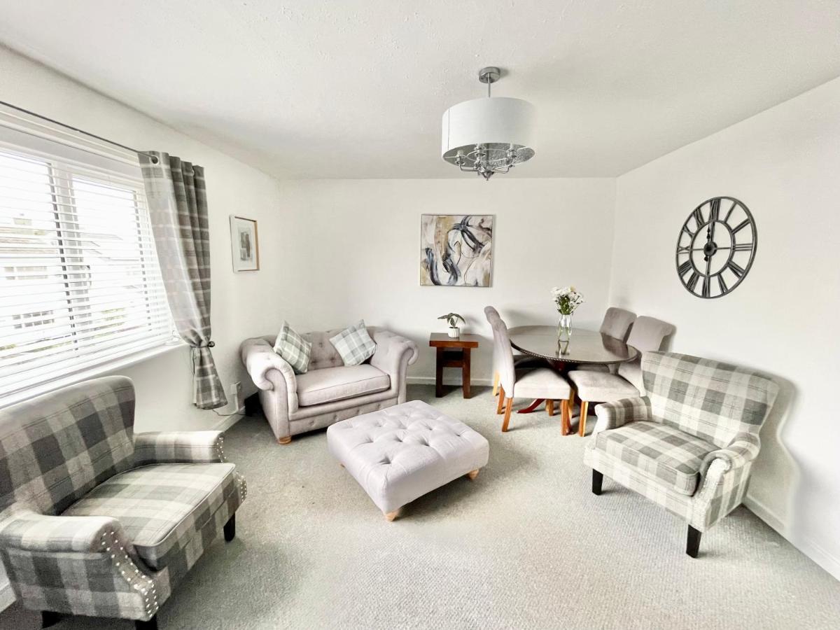 Cae Glas Apartments Holyhead Buitenkant foto