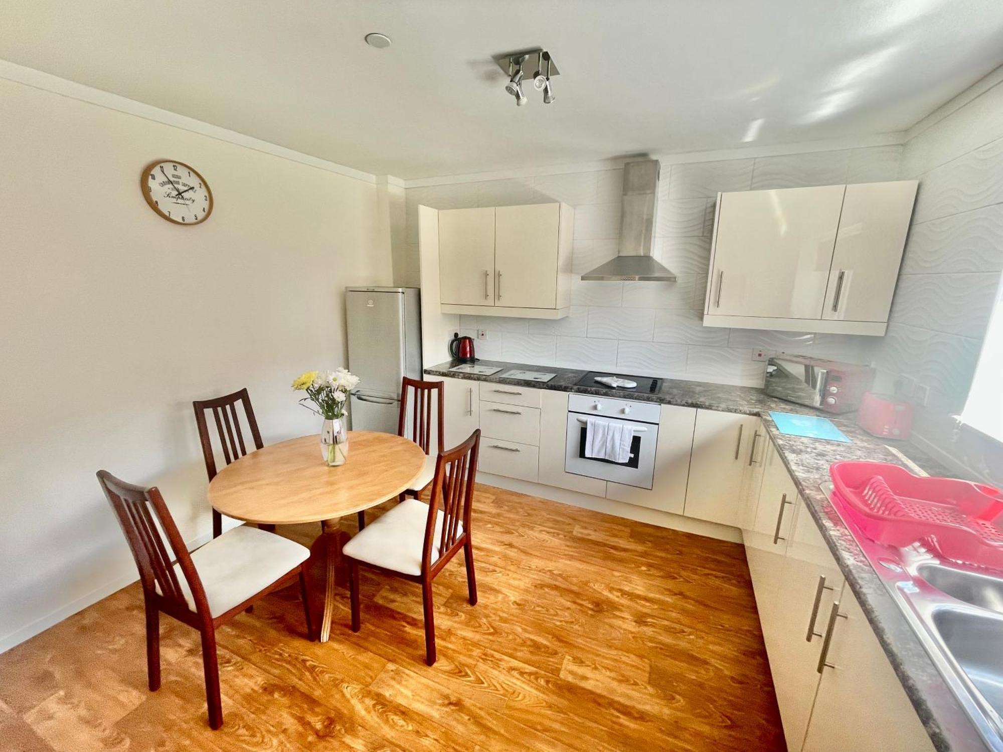 Cae Glas Apartments Holyhead Buitenkant foto