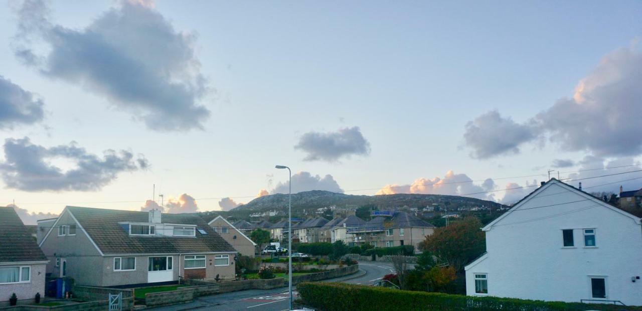Cae Glas Apartments Holyhead Buitenkant foto
