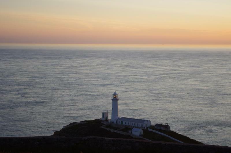 Cae Glas Apartments Holyhead Buitenkant foto