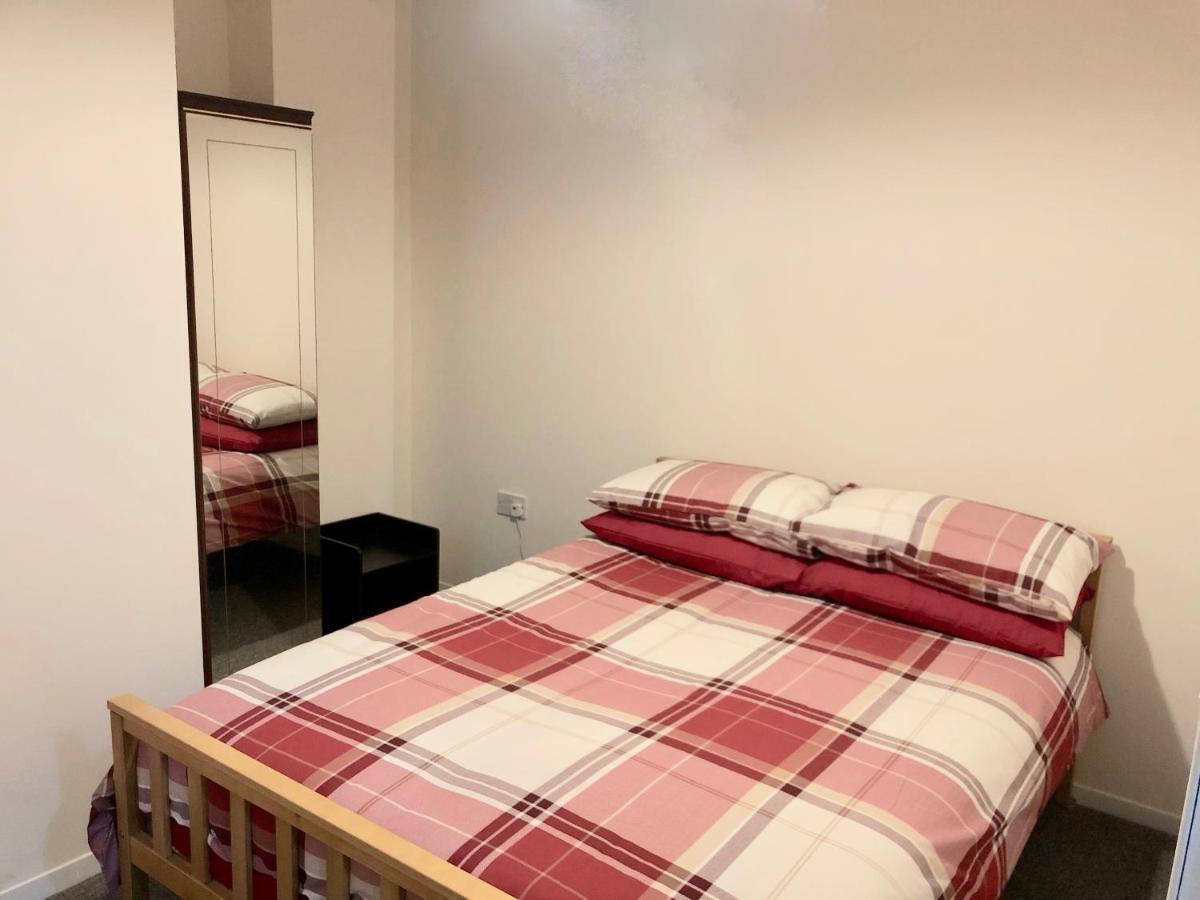 Cae Glas Apartments Holyhead Buitenkant foto