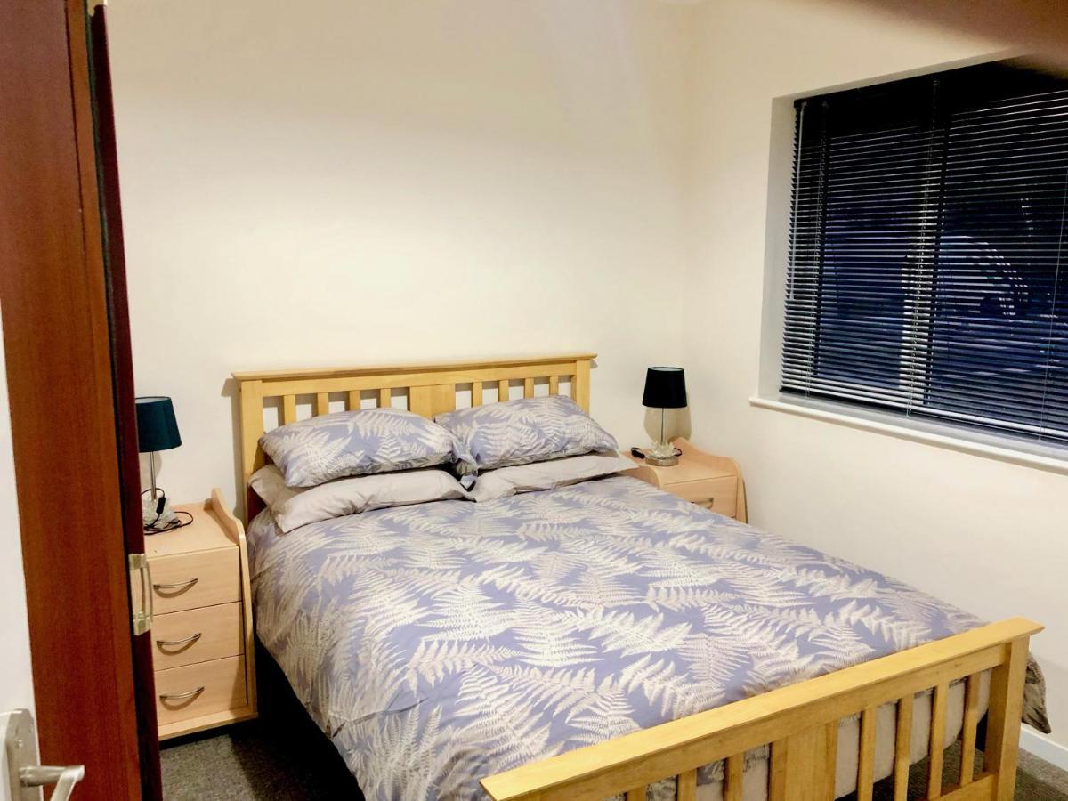 Cae Glas Apartments Holyhead Buitenkant foto